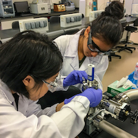 Angela and Jingying in the lab